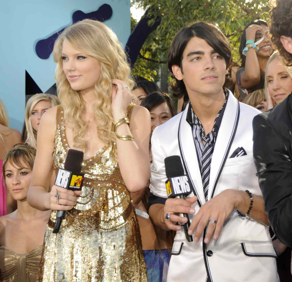 Taylor Swift and Joe Jonas at an event