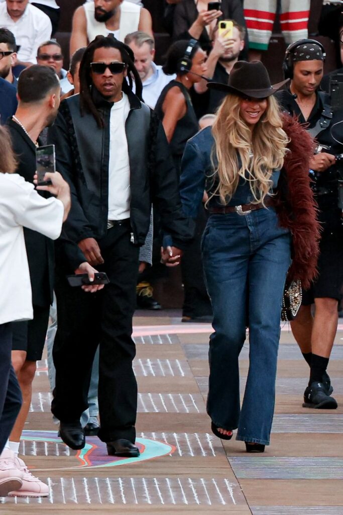 Beyoncé and Jay Z at an event