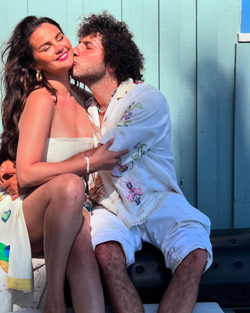 Selena Gomez and Benny Blanco necking