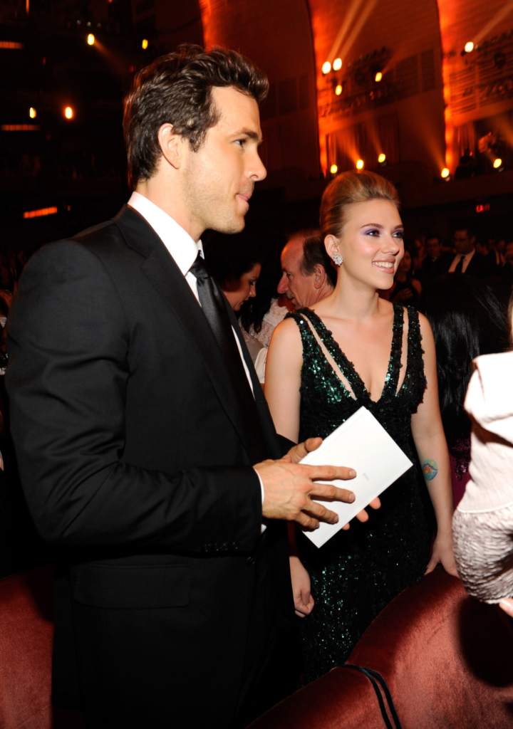 Ryan Reynolds and Scarlett Johansson at an event