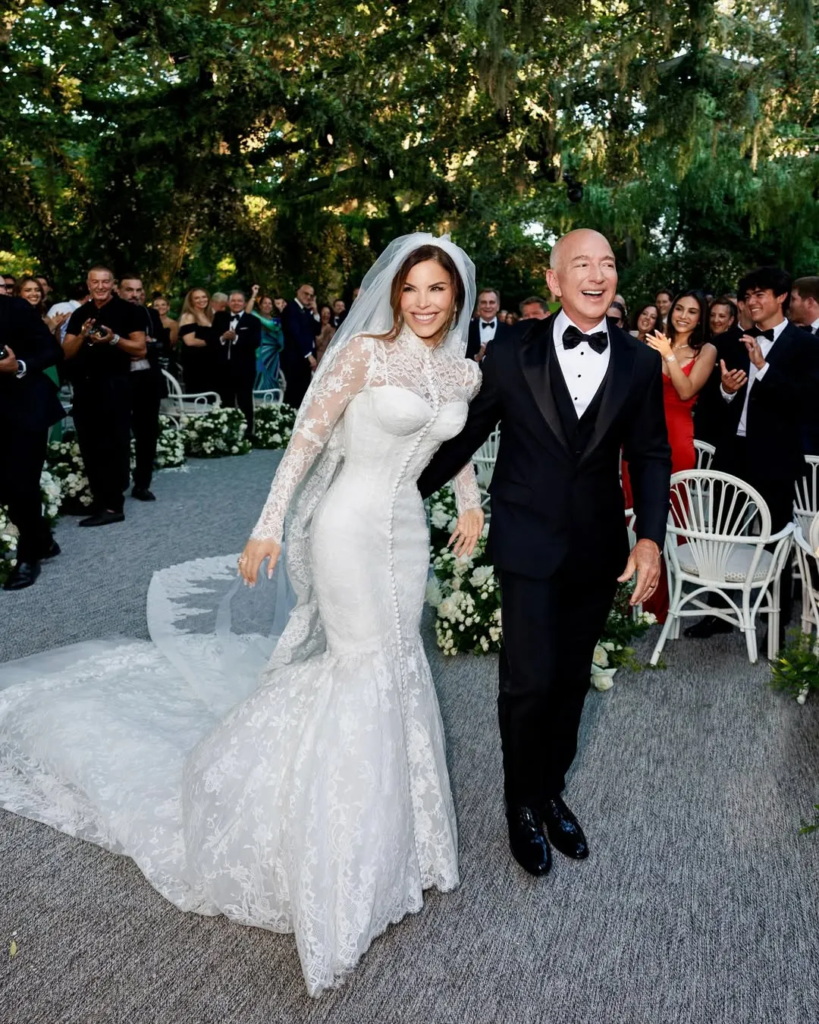 Jeff Bezos and Lauren Sánchez on their wedding
