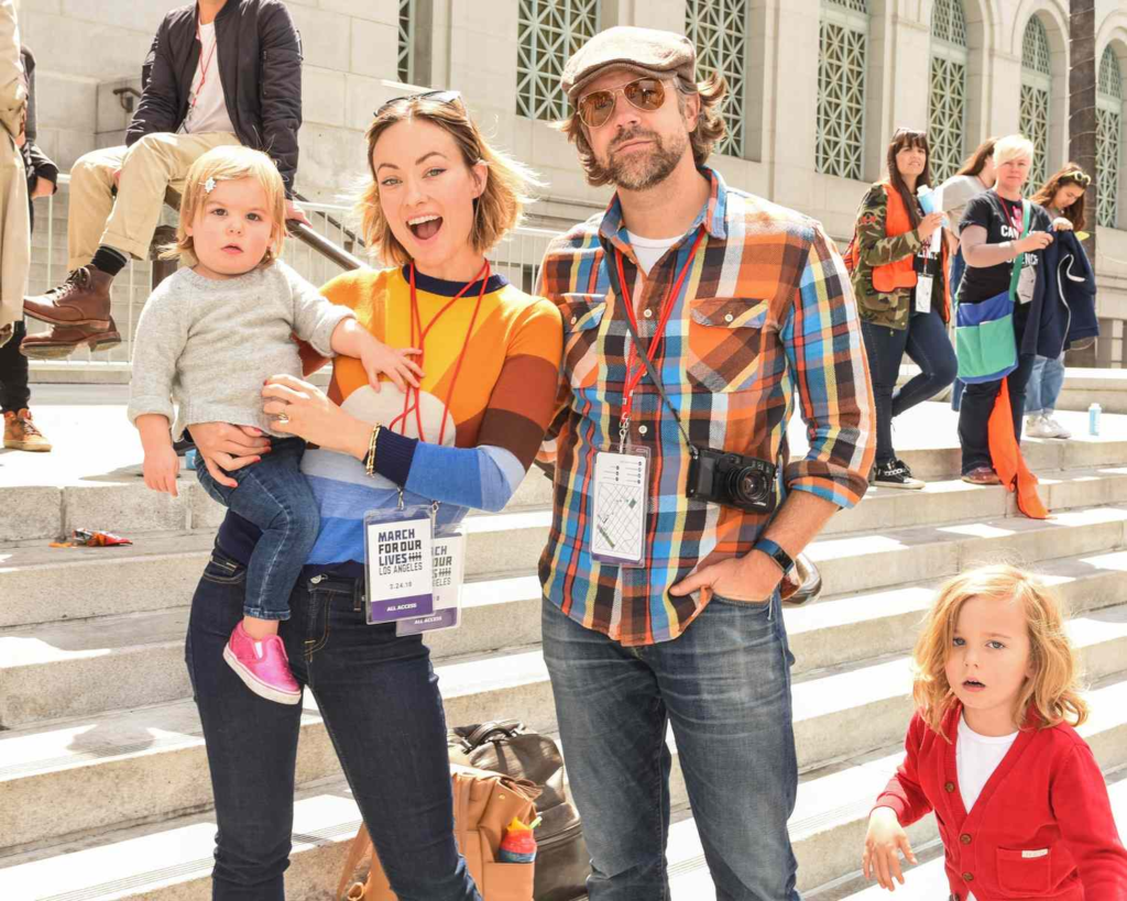 Olivia Wilde and Jason Sudeikis with their kds