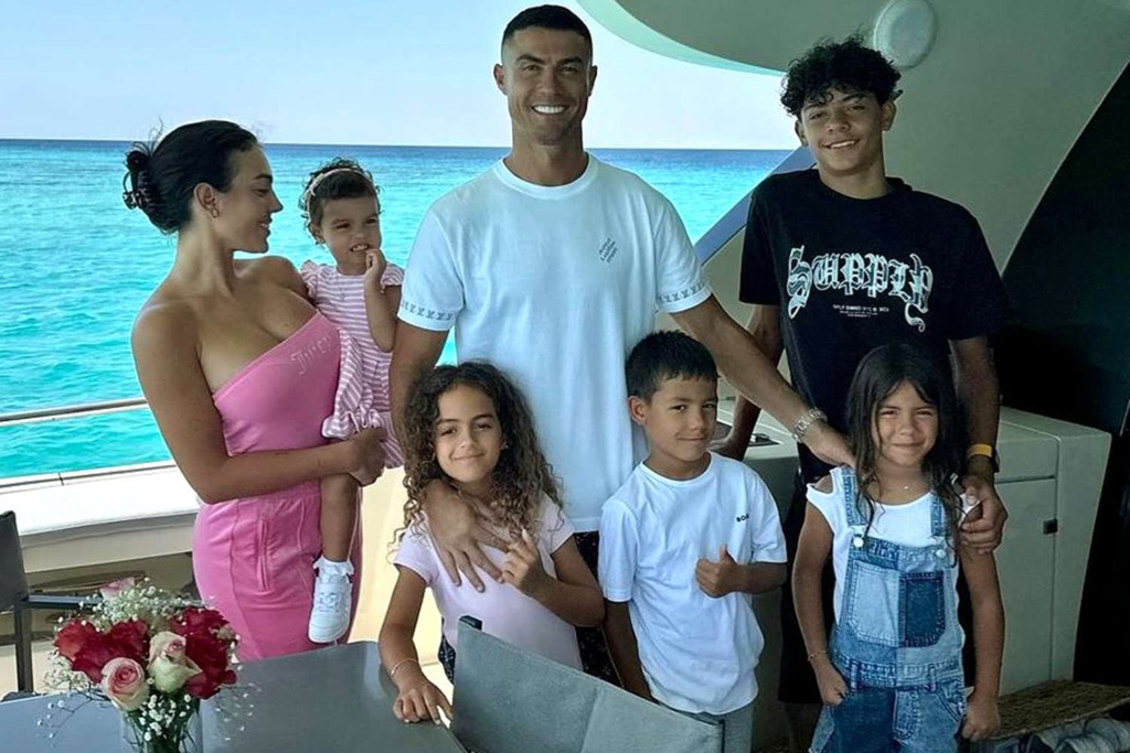 Cristiano Ronaldo and Georgina Rodriguez with their kids