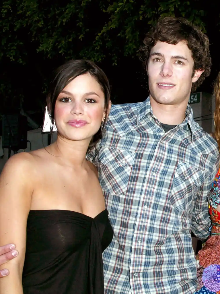 Adam Brody and Rachel Bilson at an event